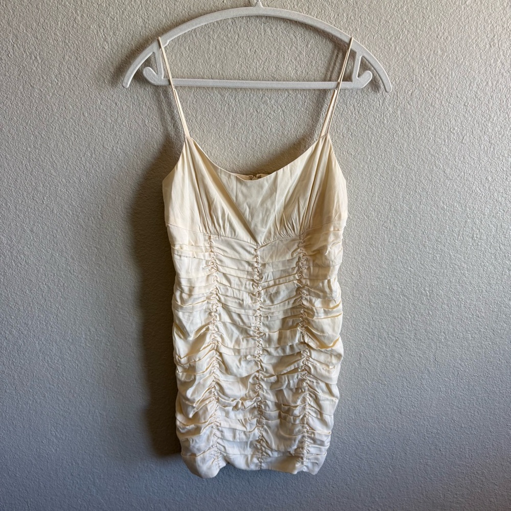C/MEO Collective Cream Ruched Mini Dress Chic Minimalist Spring Medium - Picture 2 of 10